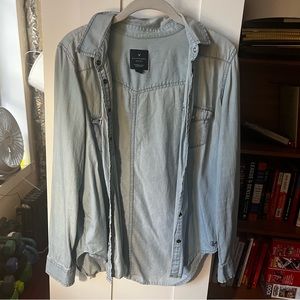 American Eagle Chambre snap button up